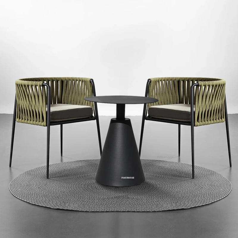 Outdoor Furniture Europe - ชุดเฟอร์นิเจอร์สวนสไตล์นอร์ดิก, เฟอร์นิเจอร์กลางแจ้งทันสมัยสำหรับลานบ้าน, เก้าอี้หวายสำหรับระเบียงสามชิ้น, ชุดโต๊ะเก้าอี้พักผ่อนสำหรับวิลล่า