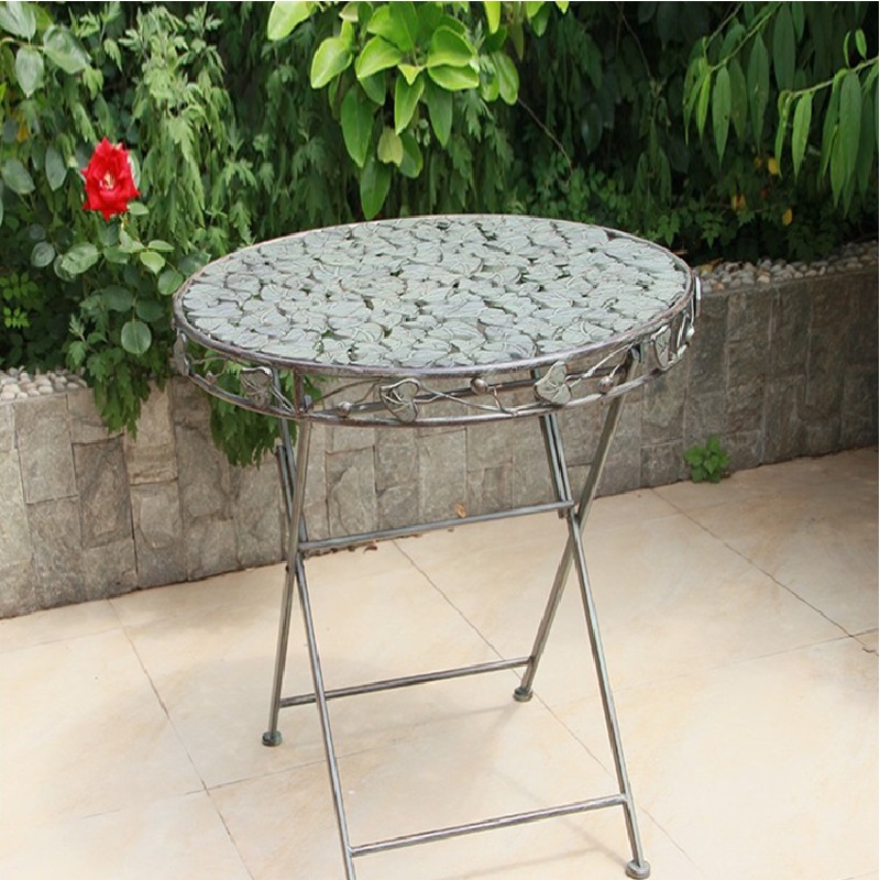 โต๊ะและเก้าอี้เหล็กย้อนยุคในลา - Outdoor Furniture Europe บทวิจารณ์และราคา